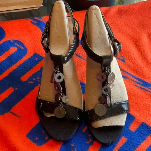 Coach Lucile Black Patent Leather with Coins Heeled Sandals Size 10B, NWT